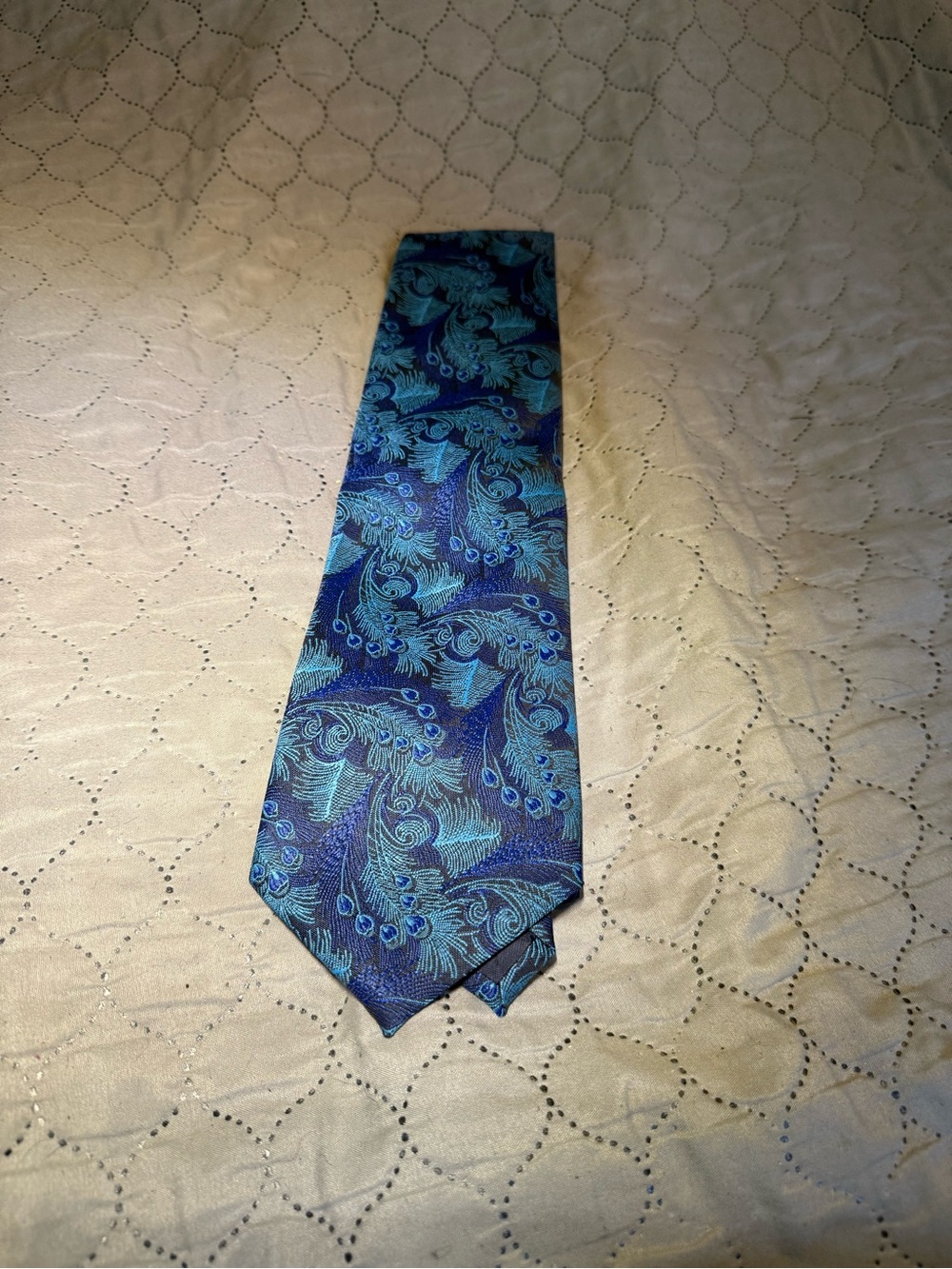 Joe Smith New York 100% Silk Tie Blue Purple Peacock Feathers Men's Formal Wear
